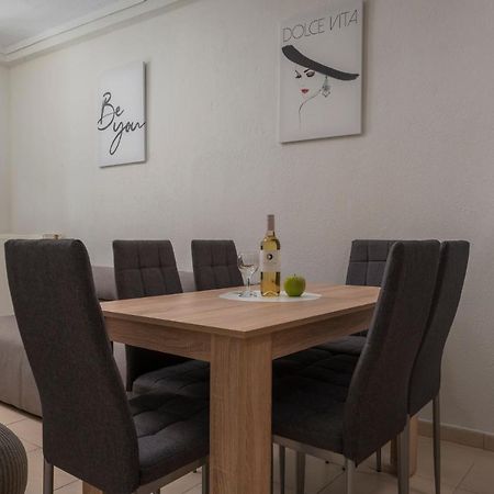 Kosmos Sevice Apartment Family City Center 4A Salonic Exterior foto